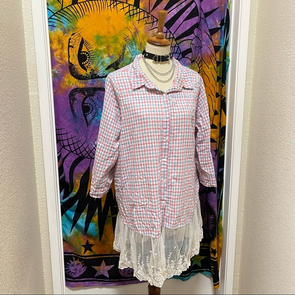 🌈 Lovely Vintage plaid lace button top - Picture 3 of 11